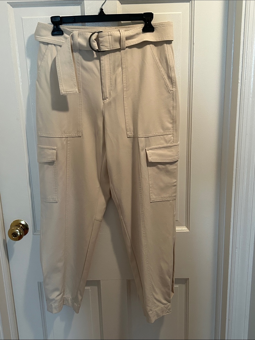 Banana Republic Cream Cargo Cropped Trousers with Belt